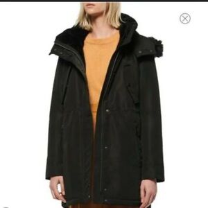 Women's Black Parka Coat with fur detail